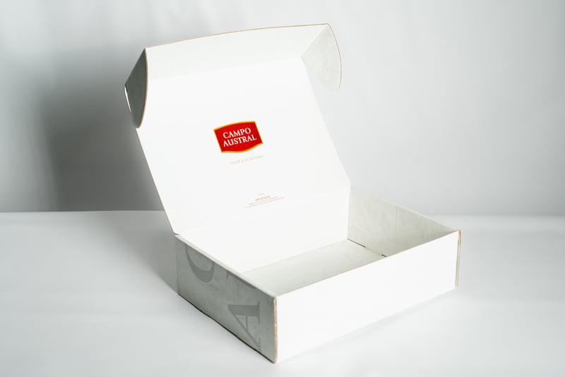 Mailer Panrico blanco con branding premium, formato ecommerce, fabricado por Sellerpack
