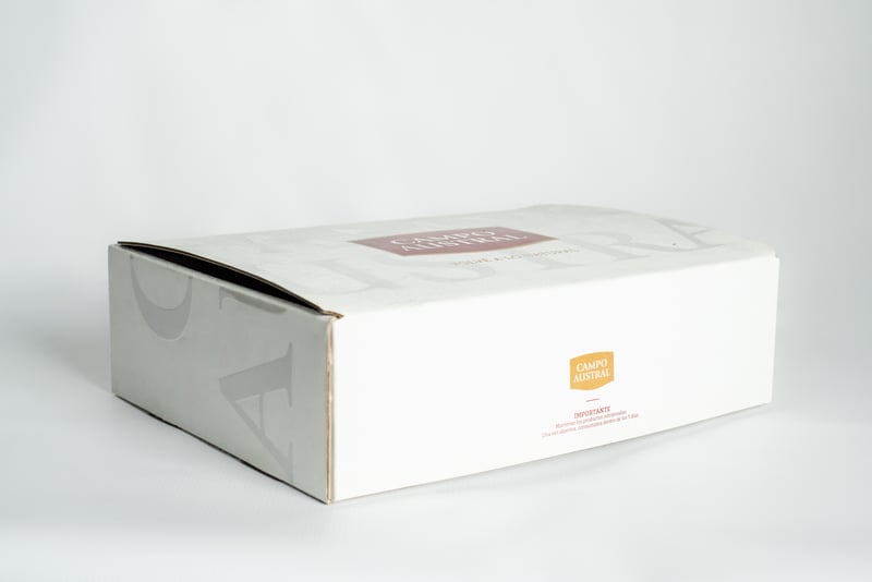 Caja mailer blanca cerrada de Campo Austral.